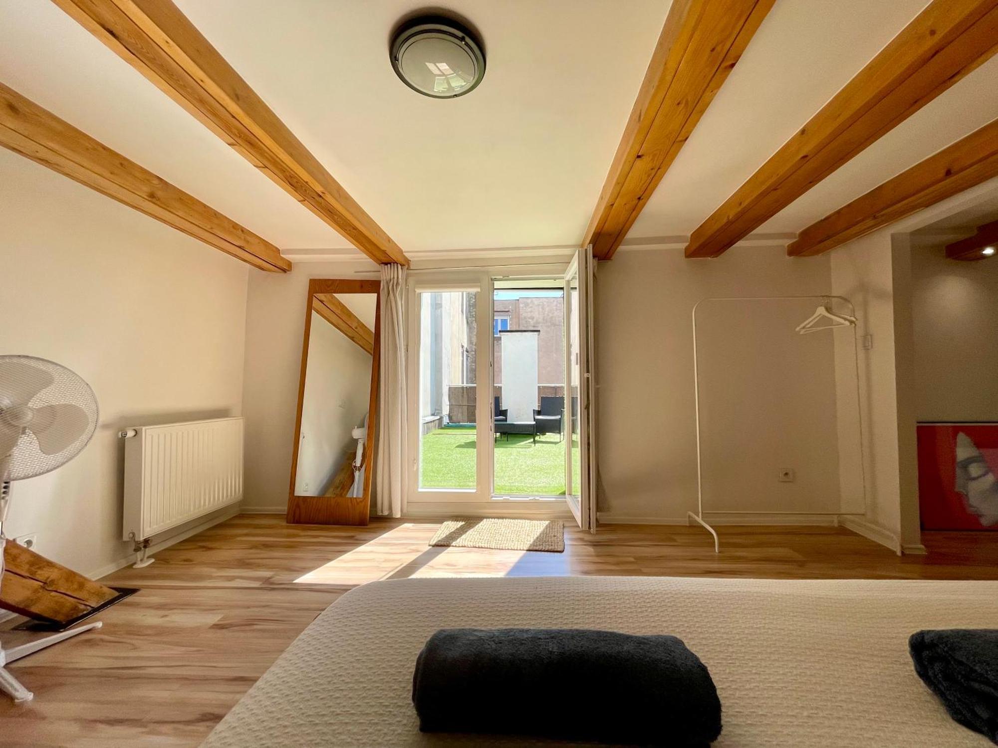 93 M2 Rynek Kino Na Dachu Self Check-In Apartment วรอตซวาฟ ภายนอก รูปภาพ