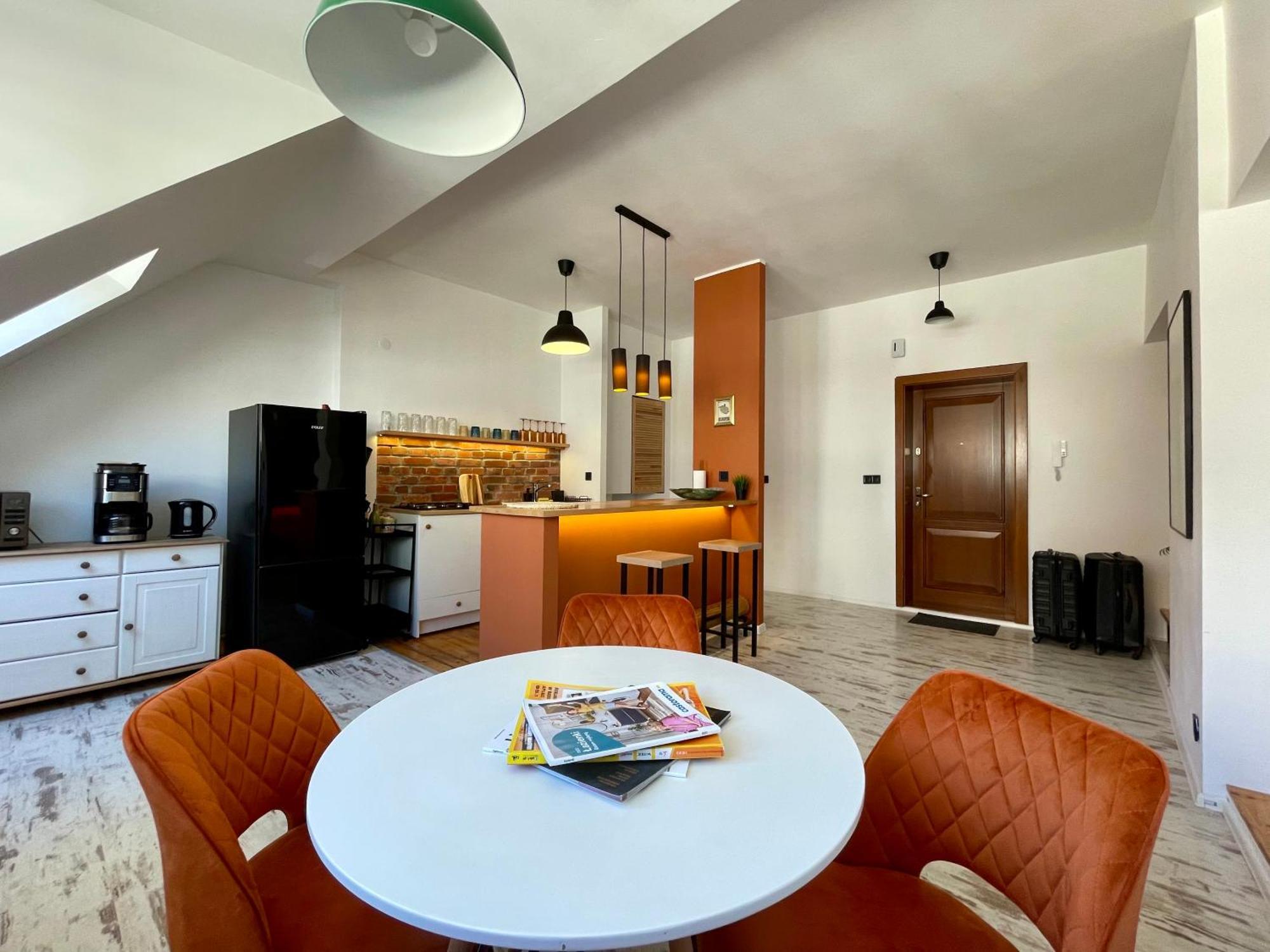 93 M2 Rynek Kino Na Dachu Self Check-In Apartment วรอตซวาฟ ภายนอก รูปภาพ