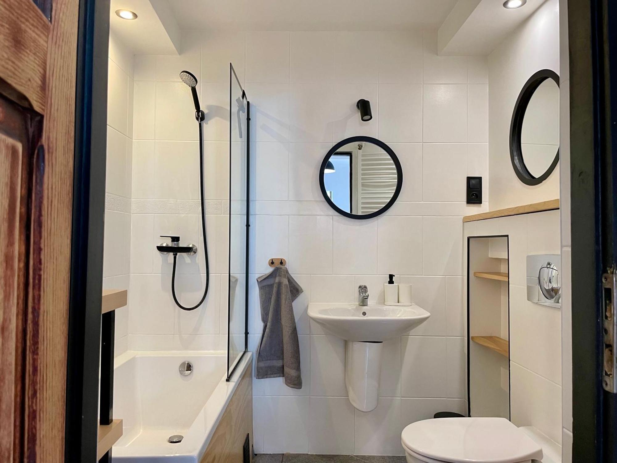 93 M2 Rynek Kino Na Dachu Self Check-In Apartment วรอตซวาฟ ภายนอก รูปภาพ